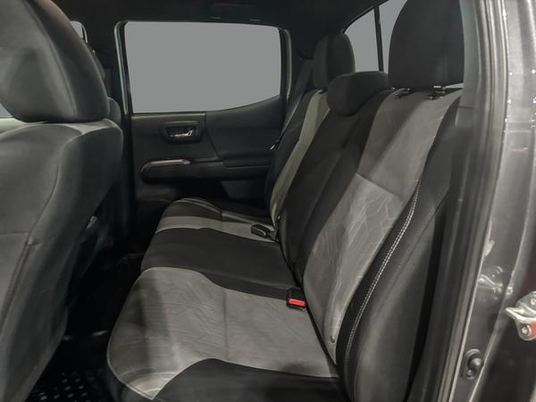 toyota Tacoma 2021 - 17