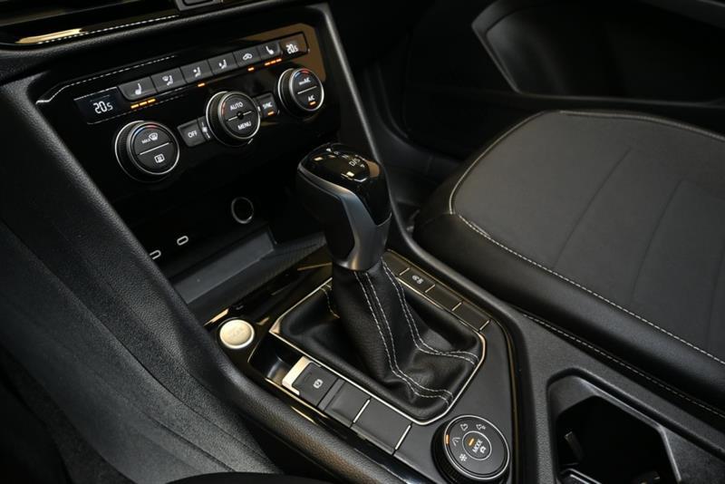 2022 Volkswagen Taos - Image 30