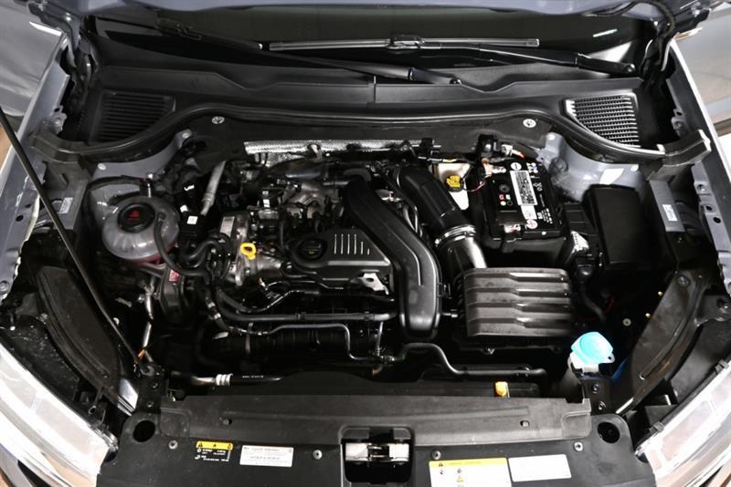 2022 Volkswagen Taos - Image 40