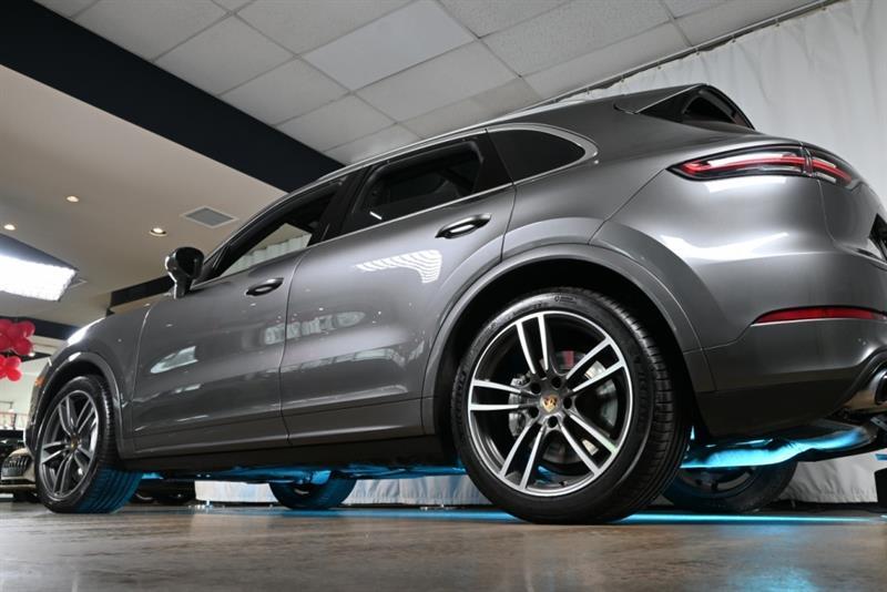 2019 Porsche Cayenne - Image 12