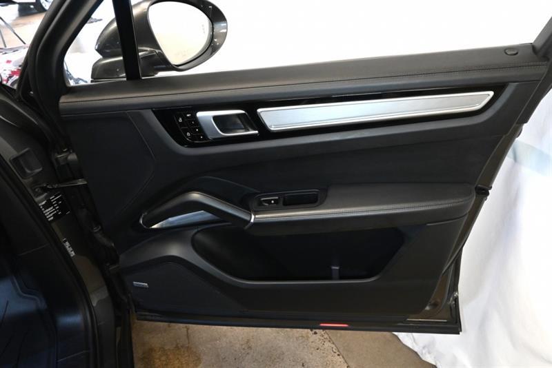 2019 Porsche Cayenne - Image 31