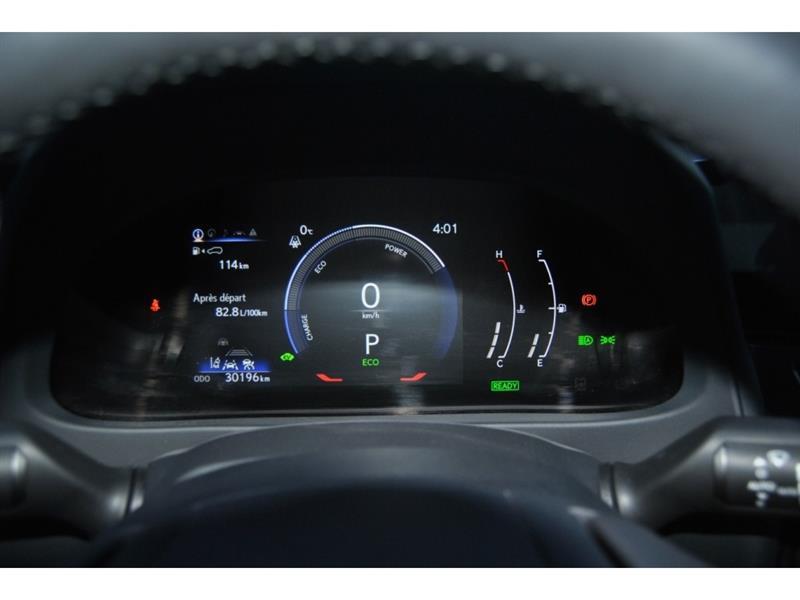 2025 Lexus UX - Image 15