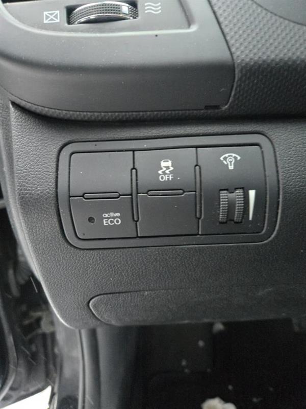 2013 Hyundai Accent - Image 17