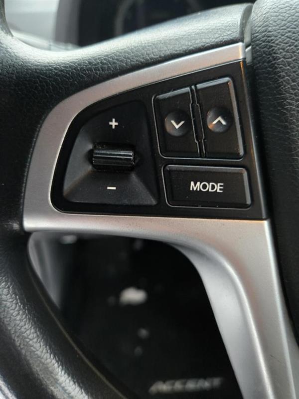 2013 Hyundai Accent - Image 18