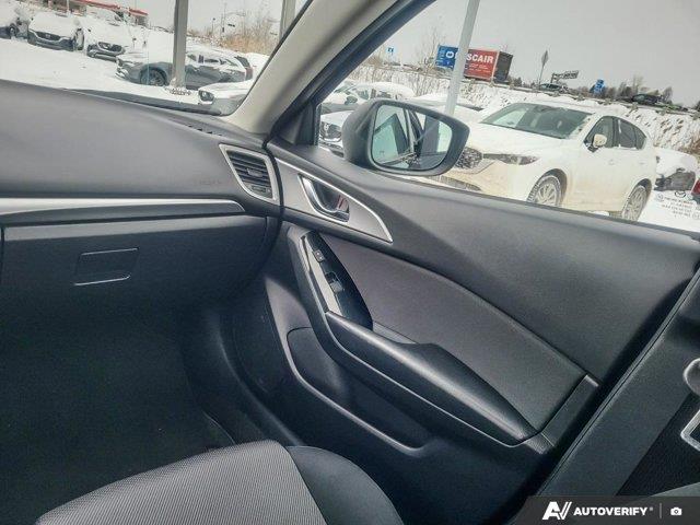 mazda Mazda3 2018 - 28