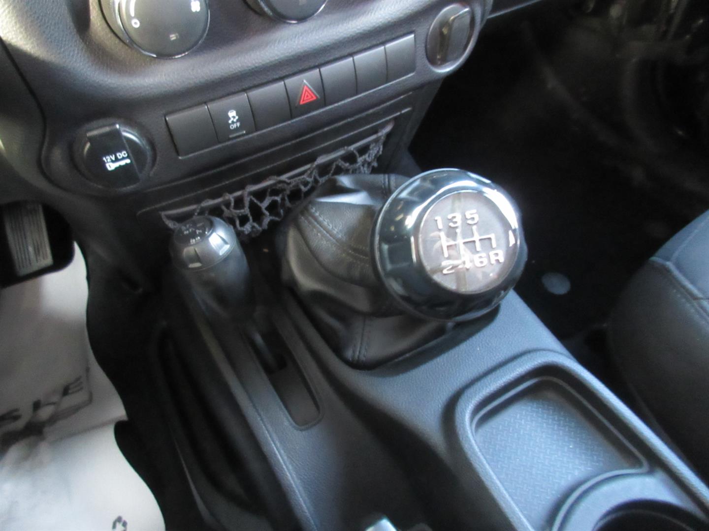 jeep Wrangler 2015 - 28