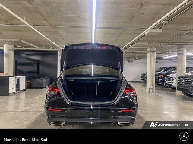 mercedes-benz E 2023 - 19