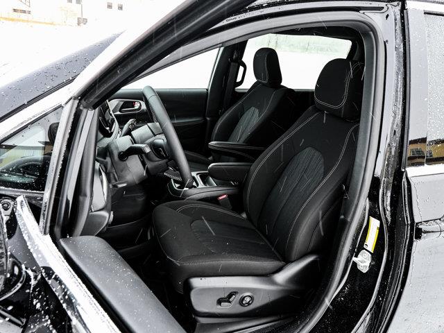 chrysler Pacifica 2024 - 17