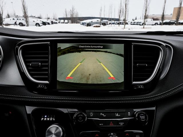 chrysler Pacifica 2024 - 26