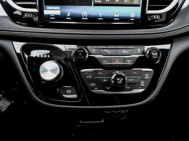 chrysler Pacifica 2024 - 27