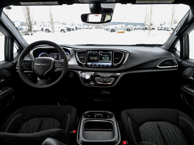 chrysler Pacifica 2024 - 28