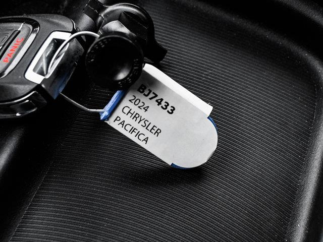 chrysler Pacifica 2024 - 31