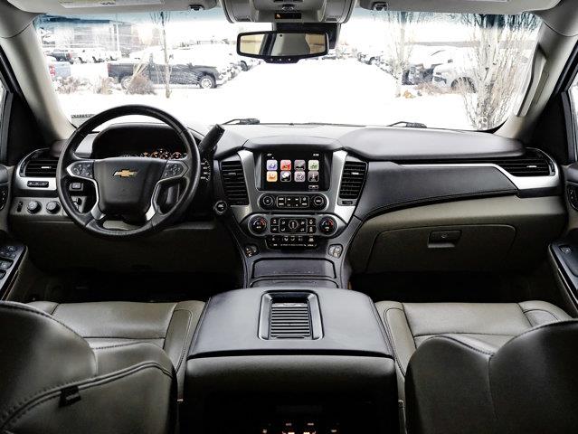 chevrolet Suburban 2016 - 33