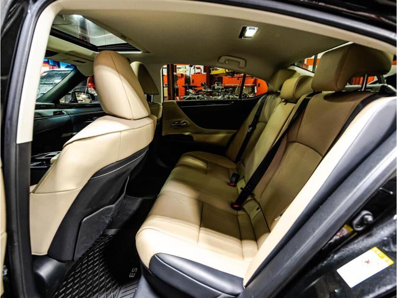 lexus ES 300h 2019 - 13