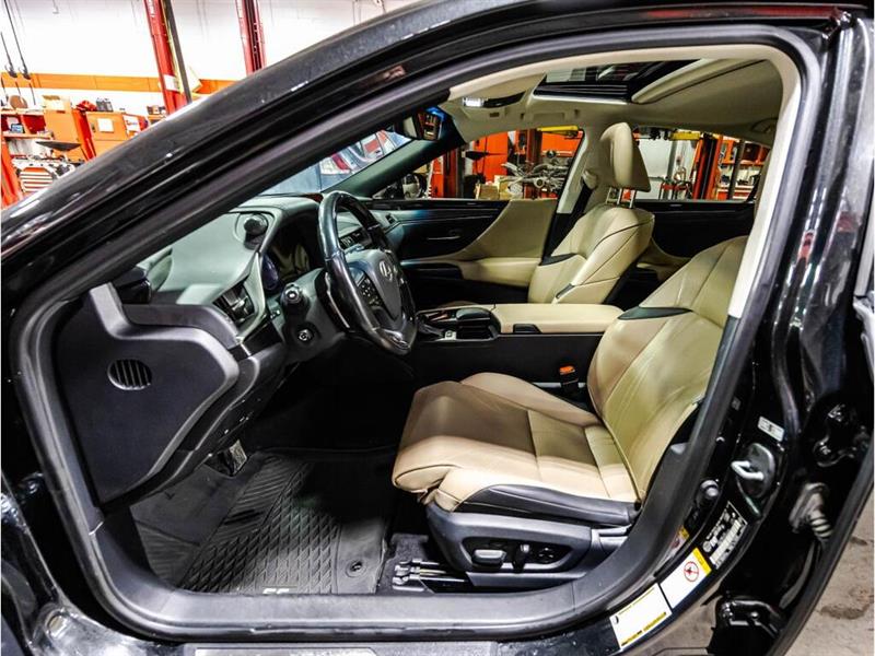 lexus ES 300h 2019 - 19