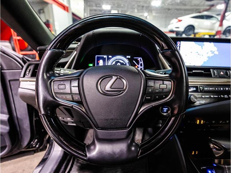 lexus ES 300h 2019 - 22