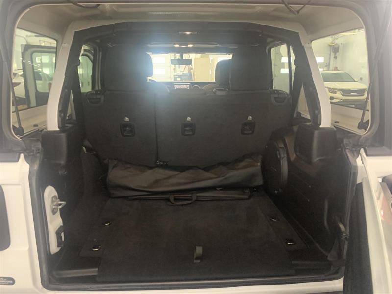 jeep Wrangler 2022 - 16