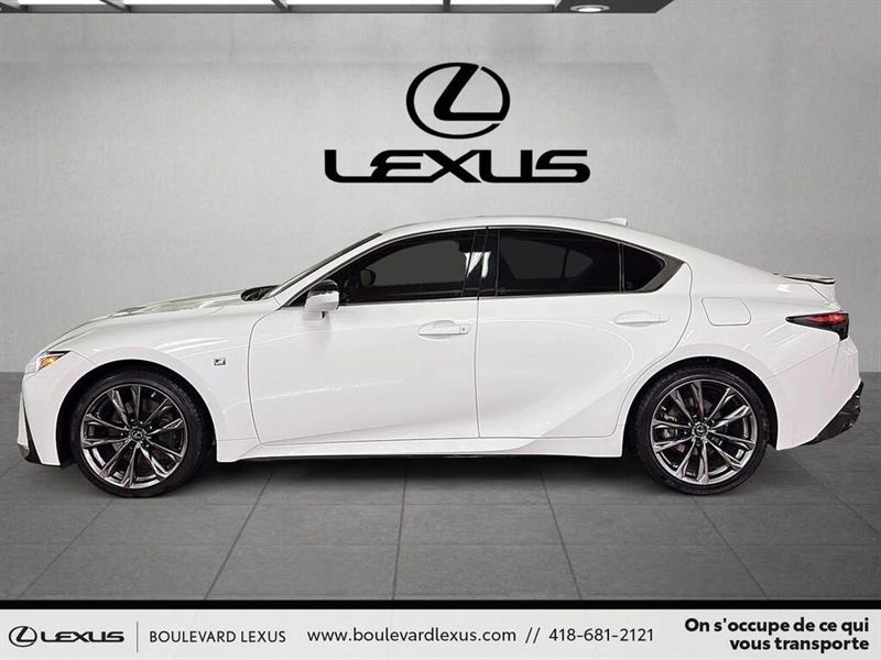 lexus IS  2022 - 12
