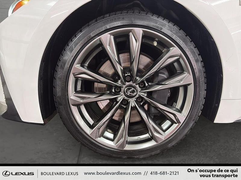 lexus IS  2022 - 14
