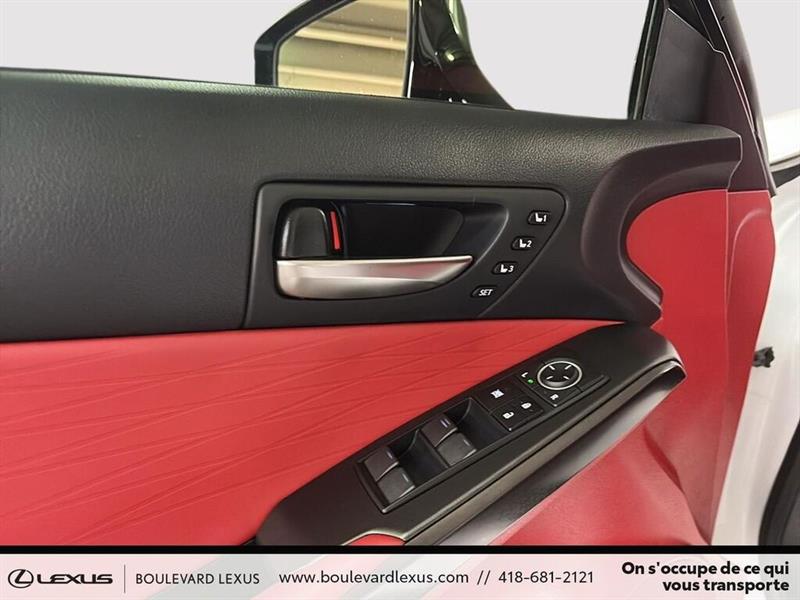 lexus IS  2022 - 16