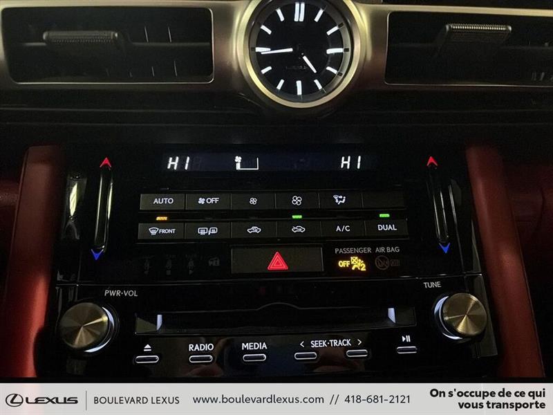 lexus IS  2022 - 38