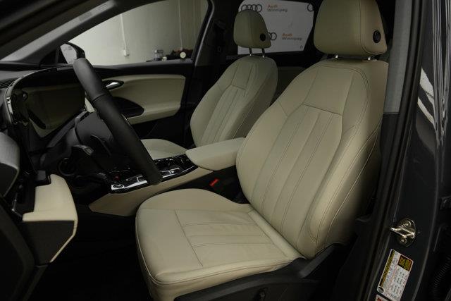 audi Q6 e-tron 2025 - 26