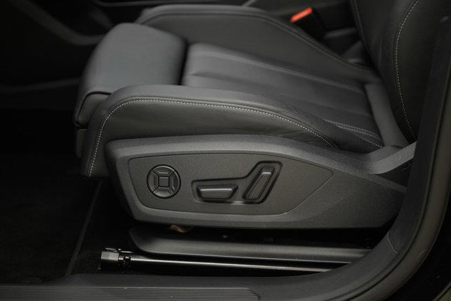 audi Q4 e-tron 2025 - 13