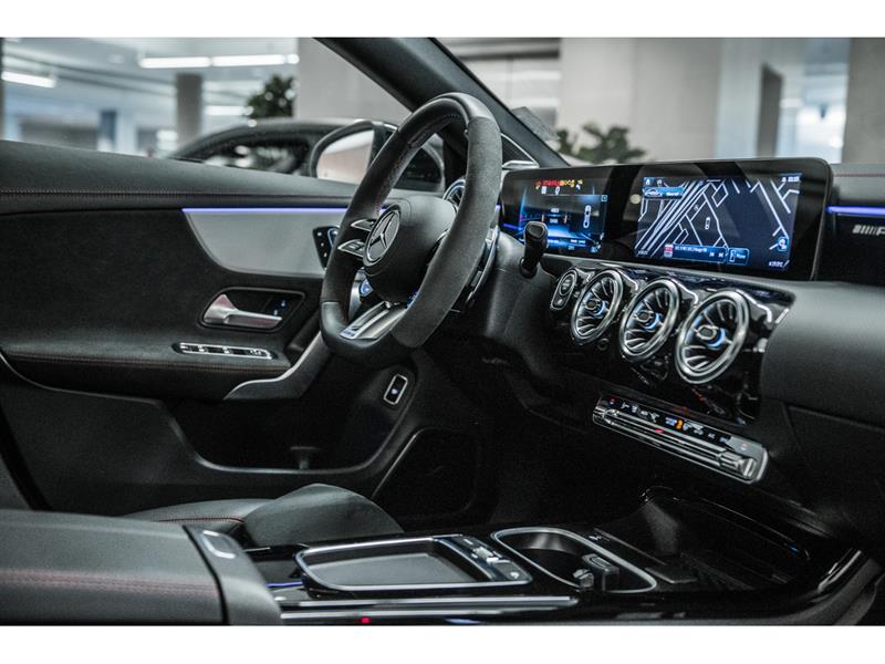 mercedes-benz CLA 35 AMG 2024 - 29