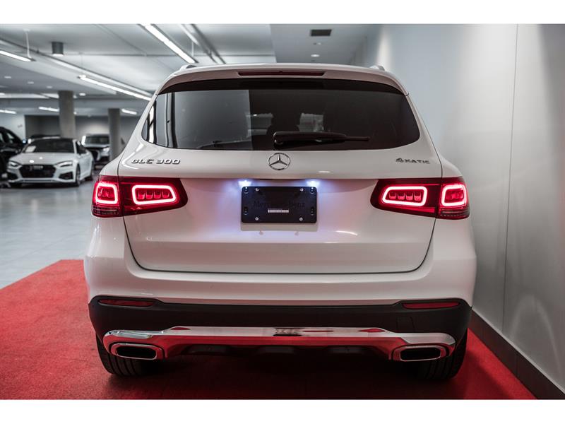 mercedes-benz GLC300 2022 - 7