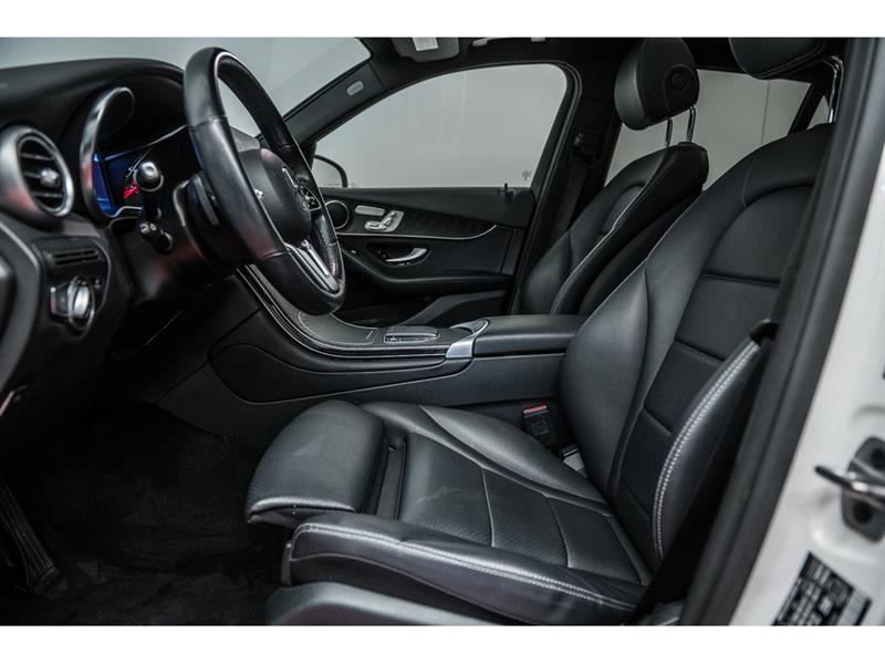 mercedes-benz GLC300 2022 - 13