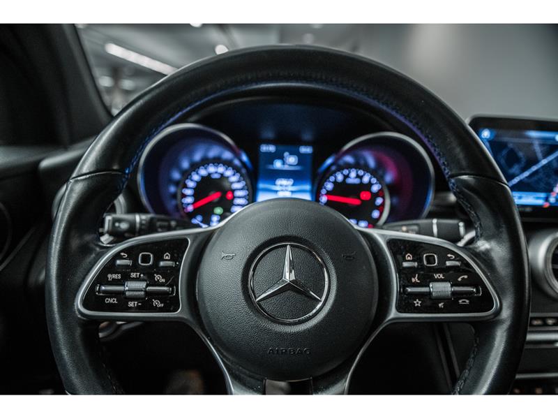 mercedes-benz GLC300 2022 - 15