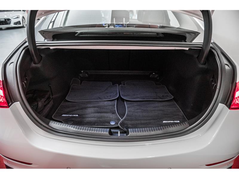 mercedes-benz C300 2023 - 10