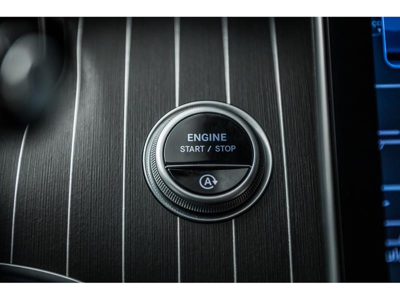 mercedes-benz C300 2023 - 18