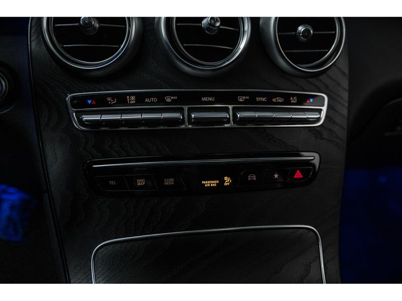 mercedes-benz GLC300 2022 - 22