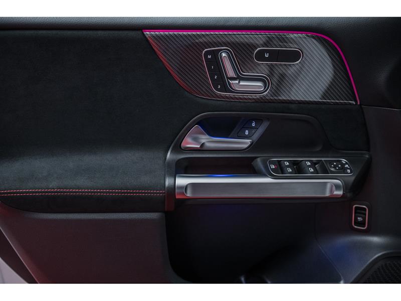 mercedes-benz GLB250 2023 - 12