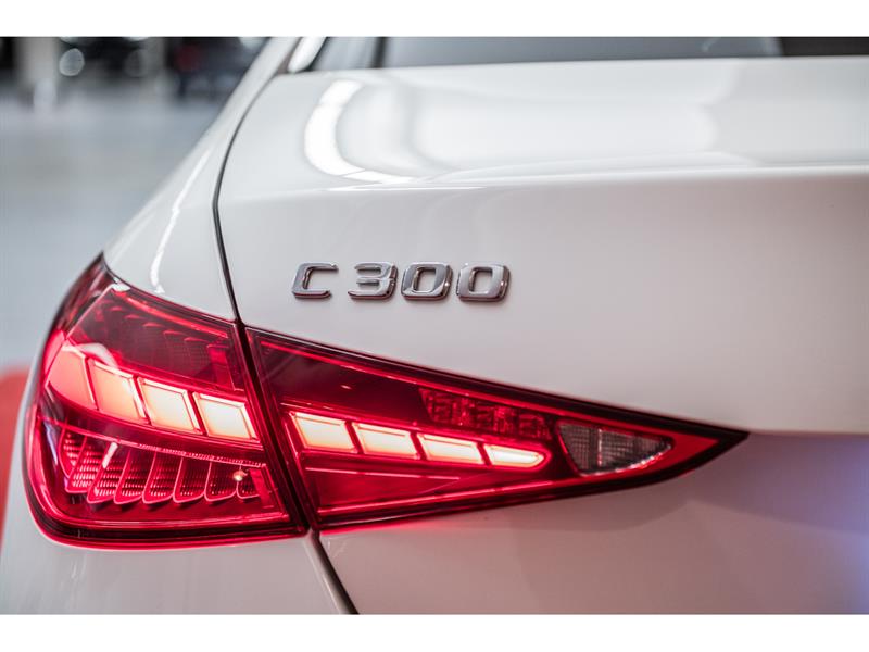 mercedes-benz C300 2024 - 8