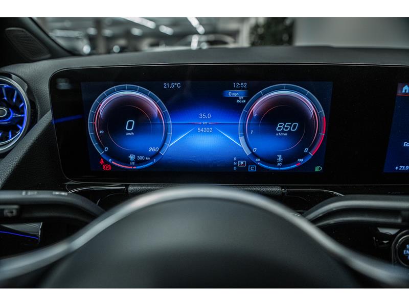 mercedes-benz GLA250 2023 - 16