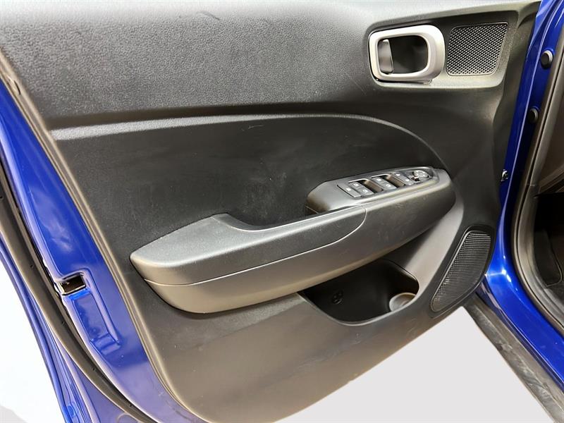 hyundai Venue 2023 - 21