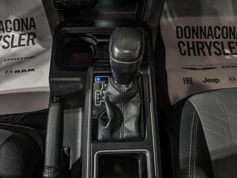 toyota Tacoma 2021 - 16