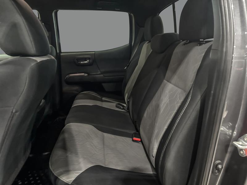 toyota Tacoma 2021 - 17