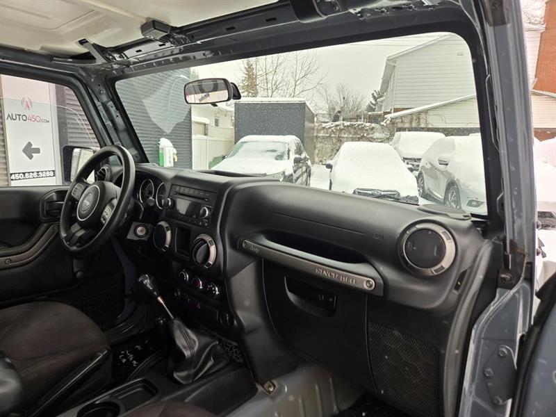 2015 Jeep Wrangler - Image 10