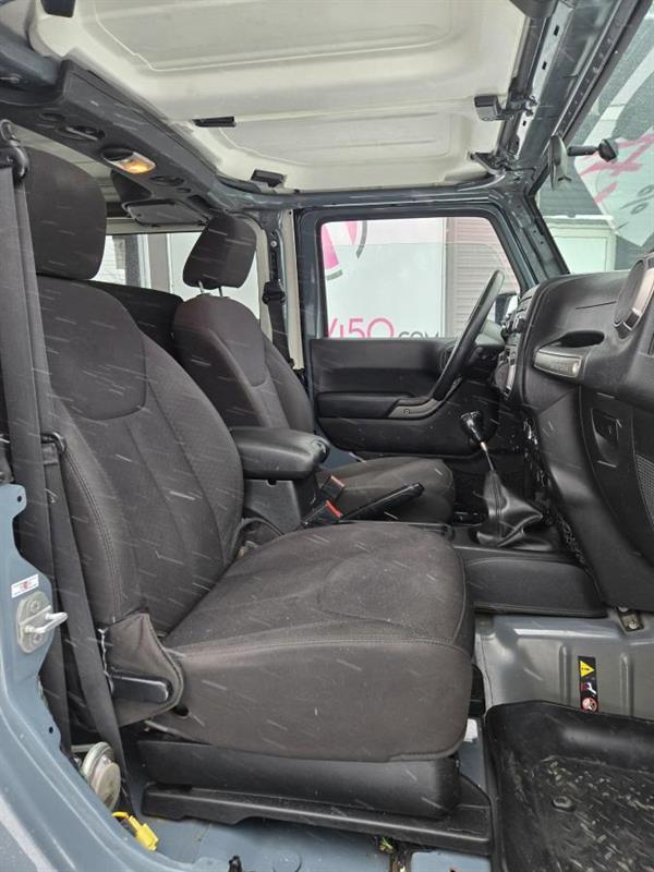 2015 Jeep Wrangler - Image 11