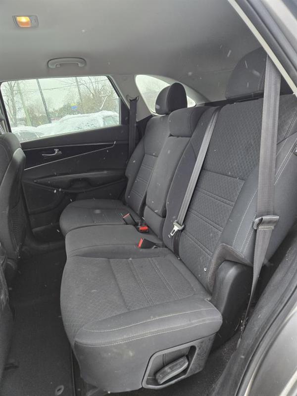 2018 Kia Sorento - Image 13