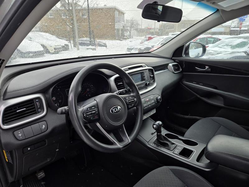 2018 Kia Sorento - Image 15