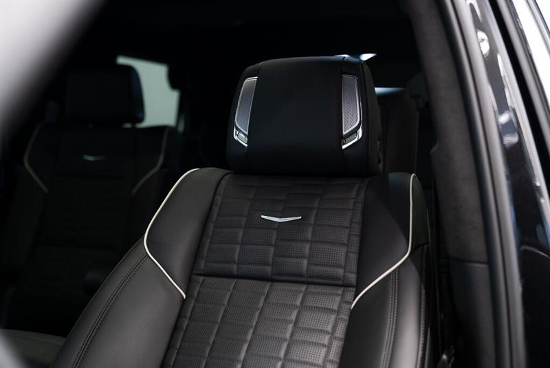 Cadillac Escalade 12