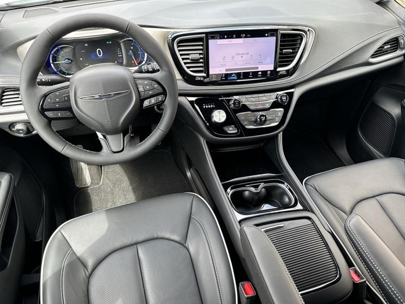 chrysler Pacifica Hybrid 2024 - 16