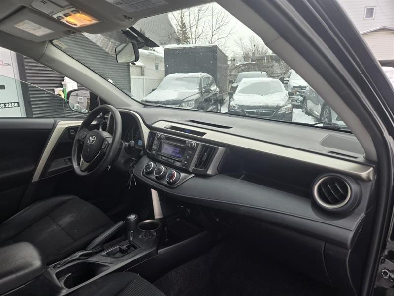 2015 Toyota RAV4 - Image 9