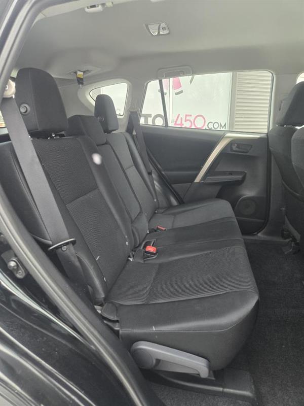 2015 Toyota RAV4 - Image 11