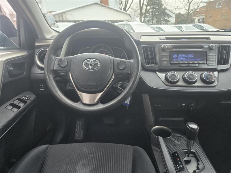 2015 Toyota RAV4 - Image 13