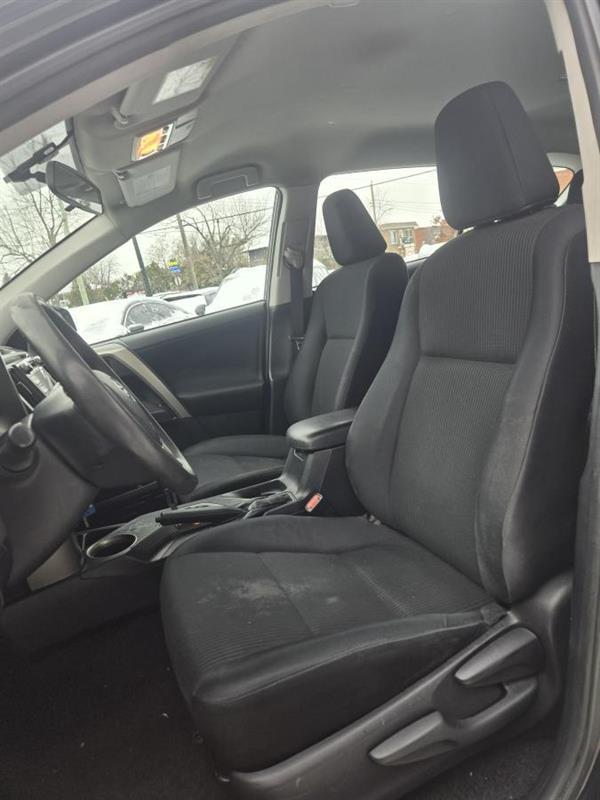 2015 Toyota RAV4 - Image 15